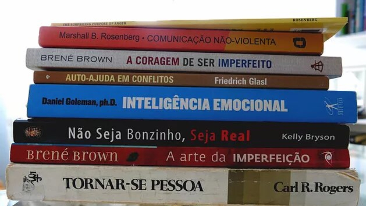 cb7484_520bac0e07ff45bea388143243f049c2_mv2